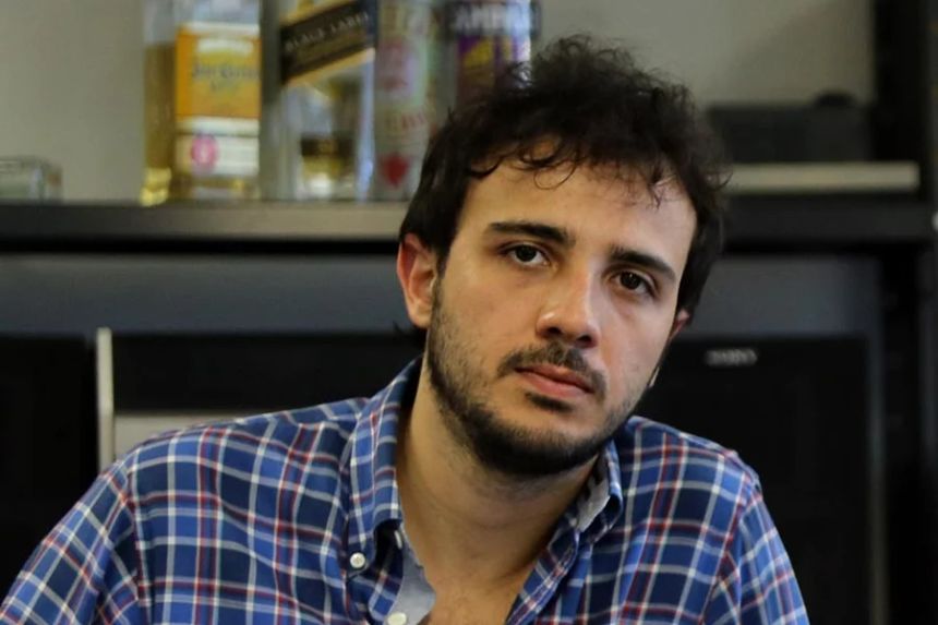 Justiça condena Renan Santos do MBL por disseminar fake news contra Lula