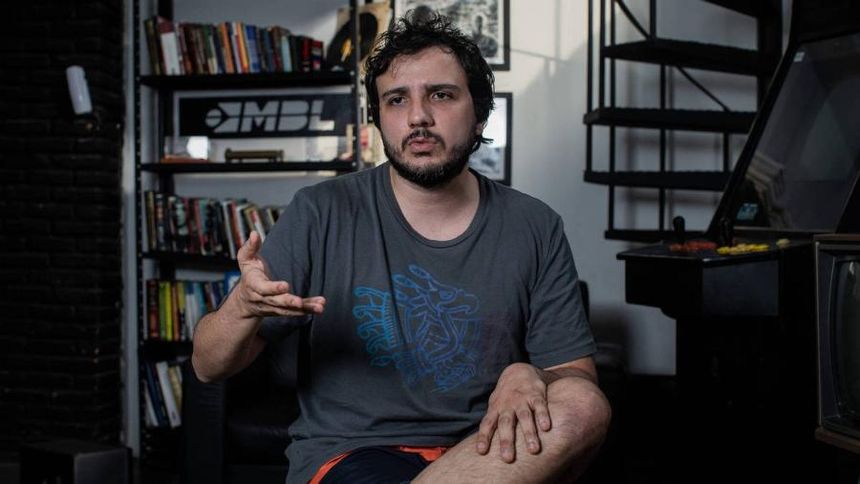 Justiça condena Renan Santos do MBL por disseminar fake news contra Lula